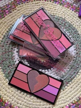 Amuse Blush & Highlighter Pallet